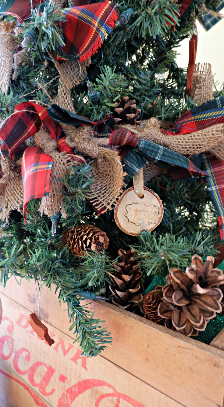 Scottish Pioneer Inspired Christmas Tree MyNBChristmasTree New Brunswick pickle planet tartan garland burlap diy wooden ornaments traditional old fashioned diy crate